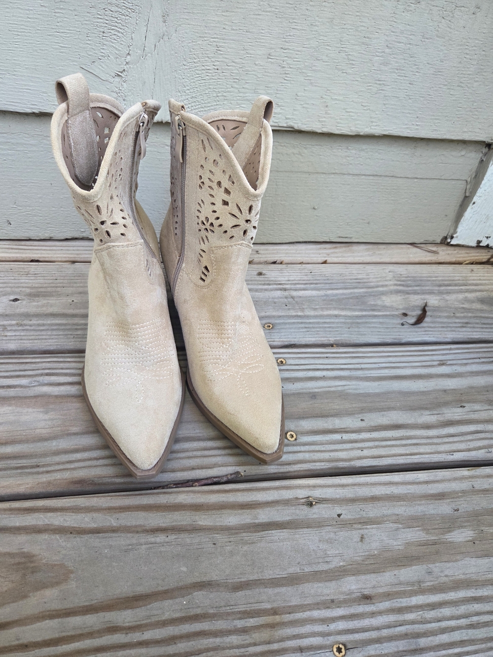 TOP Moda Beige Suede Cutout Western Ankle Booties - Picture 5 of 10